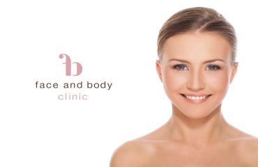 Όμορφη γυναίκα χαμογελάει - Face and Body Clinic